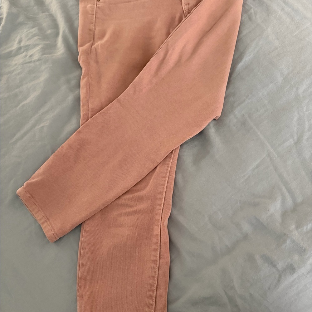 Mid-Rise Jogging Crop Pants